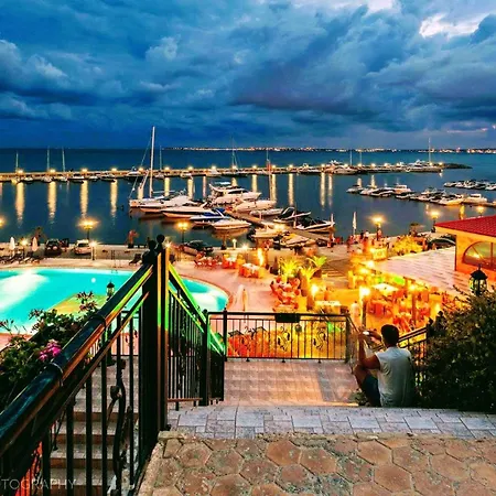 Helios Seaview